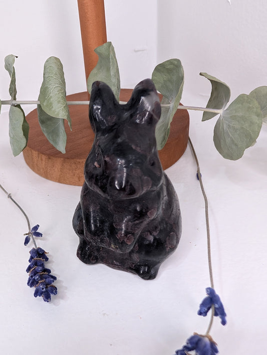 Garnet and Arfvedsonite Bunny Carving